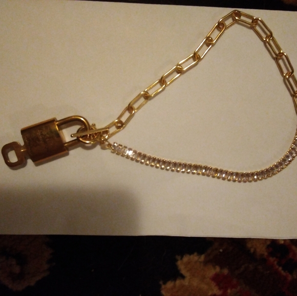 Luis Vuitton Lock with Key Necklace. Unique with Gold & Crystal Chain. - Picture 4 of 16